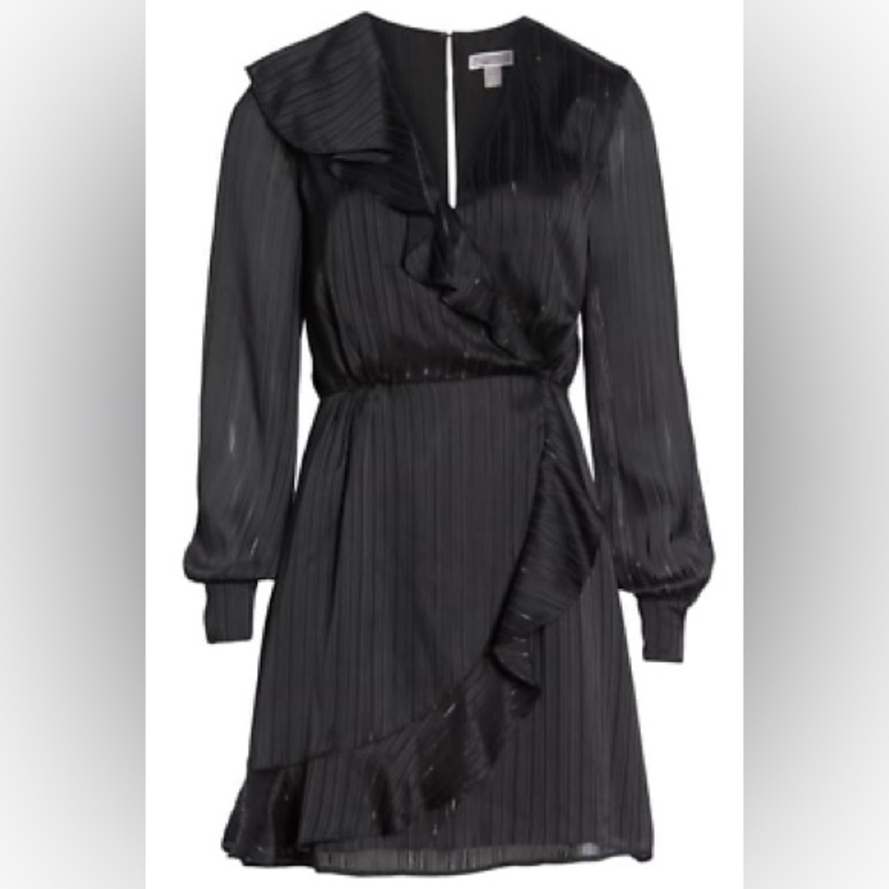V neck ruffle front dress EUC